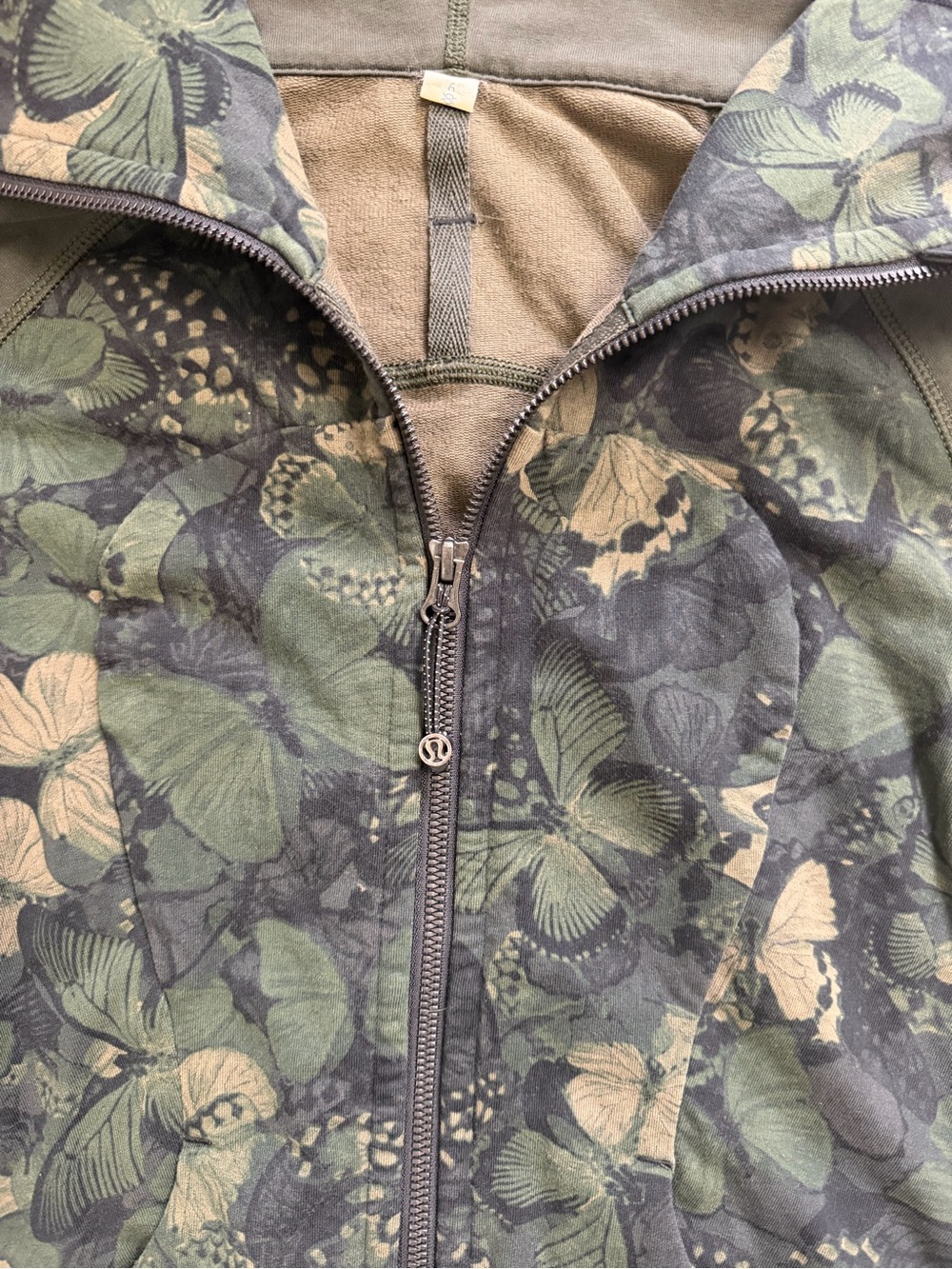 Lululemon Athletica Scuba Hoodie Size 6 Green Butterfly Biggie So Fly Camouflage - Picture 4 of 9